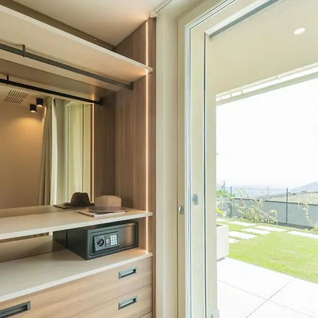 Pureview Luxury-breakfast & Pool Adultsonly By Rent Pensión 4*