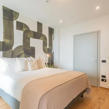 Pureview Luxury-breakfast & Pool Adultsonly By Rent Pensión 4*