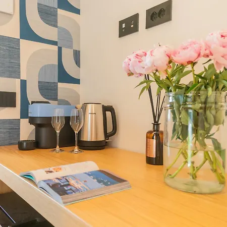 Pureview Luxury-breakfast & Pool Adultsonly By Rent Pensión 4*