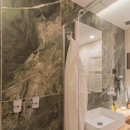 Pureview Luxury-breakfast & Pool Adultsonly By Rent Pensión Como