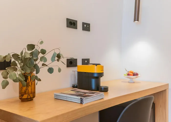 Pureview Luxury-breakfast & Pool Adultsonly By Rent Como