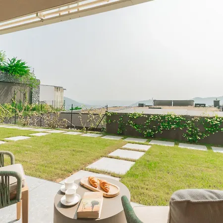 Pureview Luxury-breakfast & Pool Adultsonly By Rent 코모