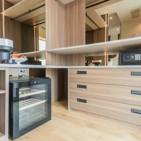 게스트하우스 Pureview Luxury-breakfast & Pool Adultsonly By Rent 코모