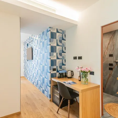 Pureview Luxury-breakfast & Pool Adultsonly By Rent 4* 코모