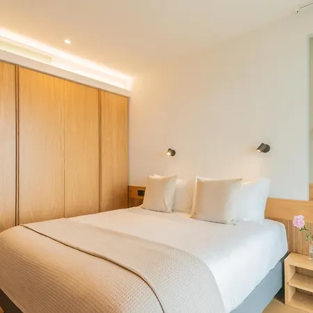 Pureview Luxury-breakfast & Pool Adultsonly By Rent 게스트하우스 4*