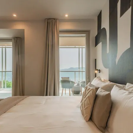 Pureview Luxury-breakfast & Pool Adultsonly By Rent 4* 코모